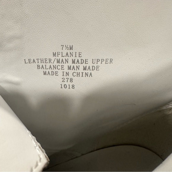 Marc Fisher Lanie White Leather Lace Up Side Zipper Chunky Lug Heel Boots 7.5 M - Picture 11 of 11